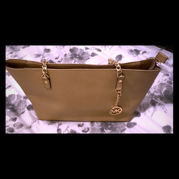(NWT) Michael Kors Chain Shoulder Purse - Picture 1 of 4